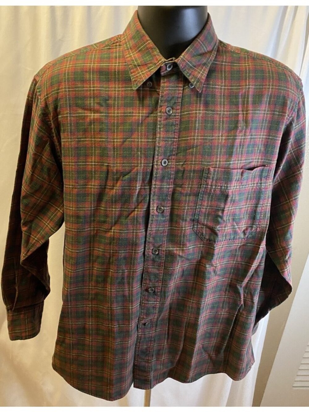G.H. BASS Co Flannel Shirt Men M Medium Long Sleeve Dark Red Green Check
